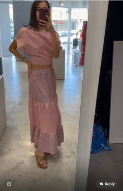 Set red with stripes